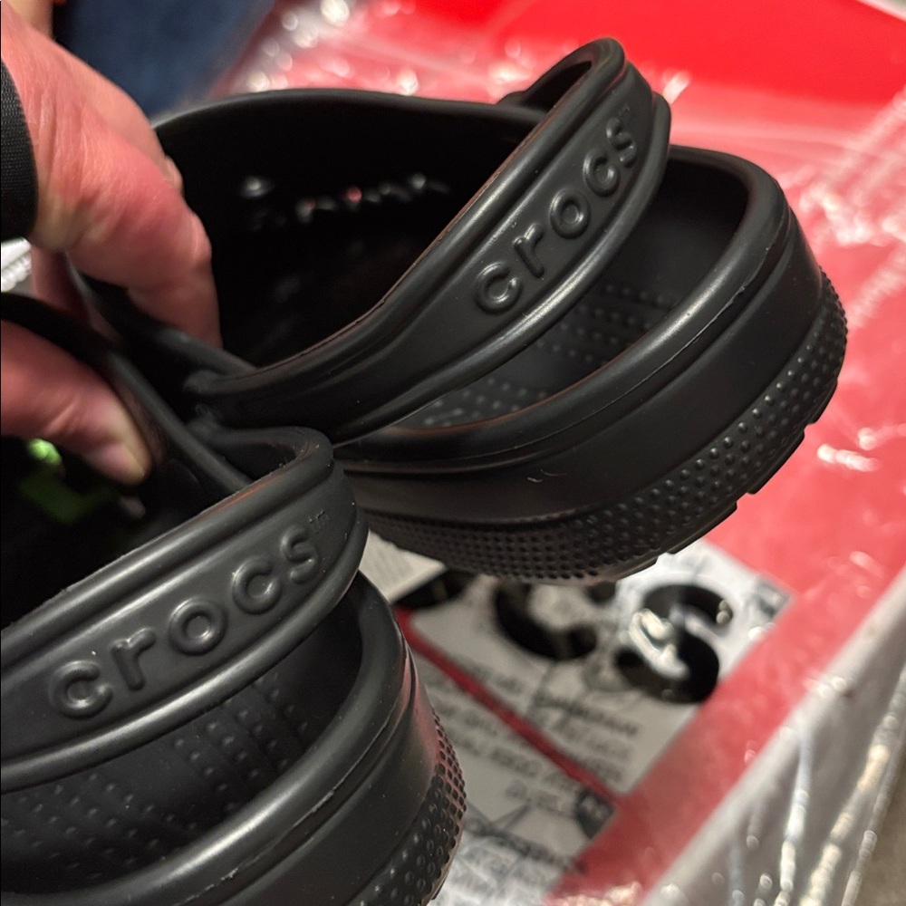 NWT [CROCS] Classic Clogs Sporty Comfort Slip-Ons Water-Friendly Black M 10/W 12 - Picture 9 of 13